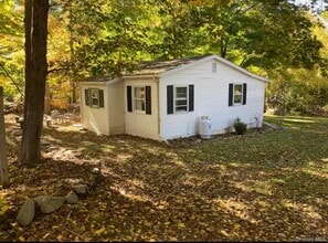 Building Photo - 21 Derussey Ln