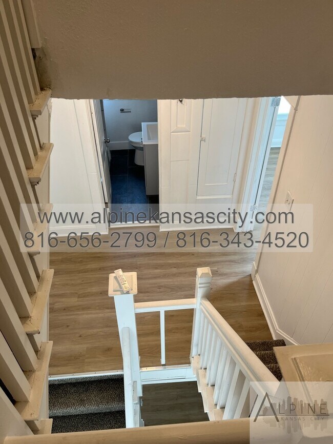 Building Photo - HUGE 3 Story Remodel!
