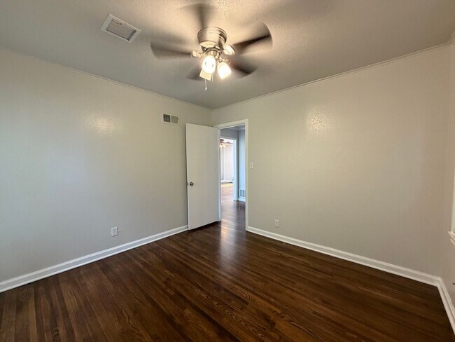 Building Photo - 4819 S Owasso Ave