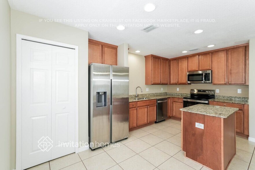Building Photo - 3328 Thistledown Ln