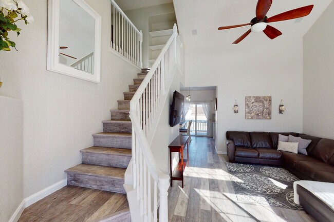 Building Photo - 15955 Golden Eye Ct