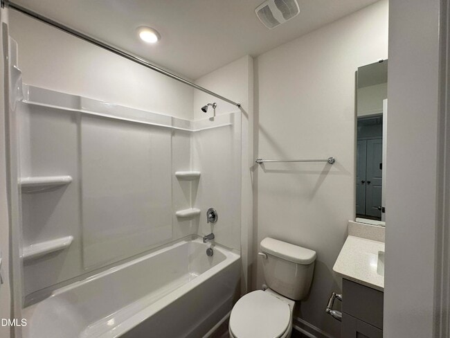 Building Photo - 419 Belgian Red Wy