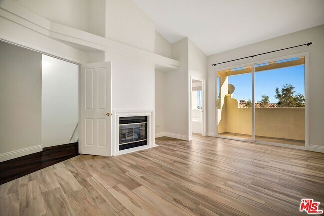 Building Photo - 6463 Zuma View Pl