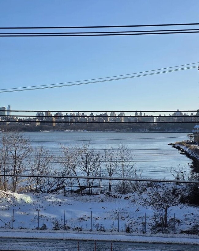 Building Photo - 8125 River Rd