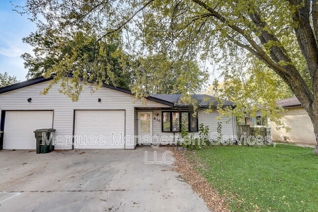 Building Photo - South Bird Street - 416