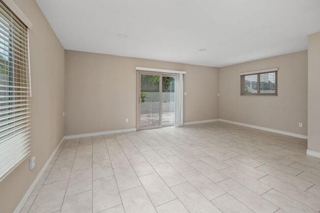 Building Photo - Single Family House One Level