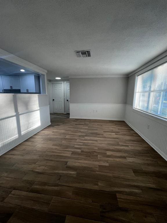 Building Photo - 9033 Pegasus Ave