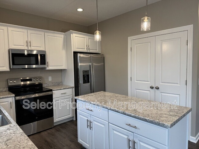 Building Photo - 5378 Broad Fields Cv