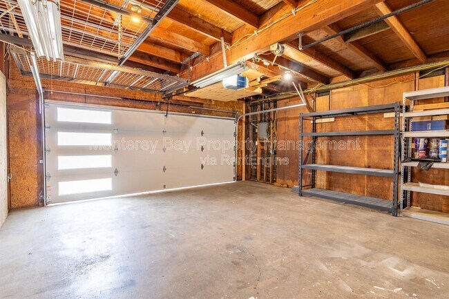 Building Photo - 3057 Otto Dr