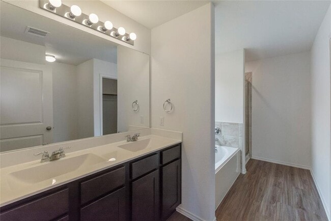 Building Photo - 138 Esparza Dr
