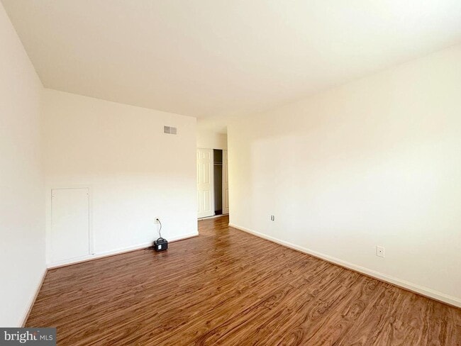 Building Photo - 4596 Conwell Dr