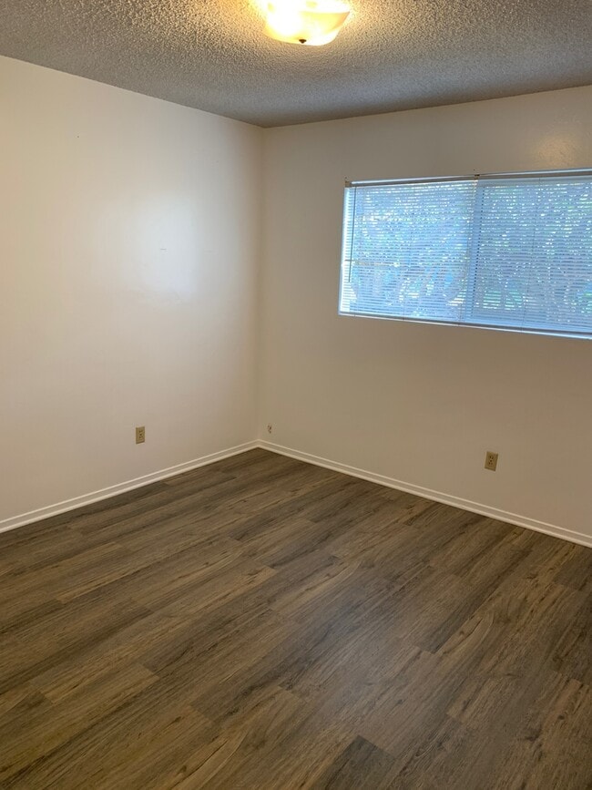 Building Photo - Downtown Del Mar Duplex with garage and yard.