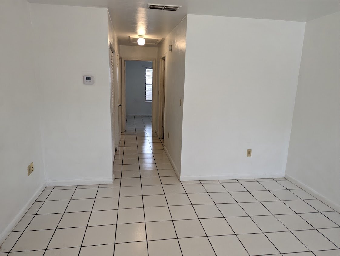 Building Photo - 3600 SW 23rd St