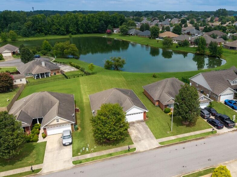 Building Photo - 409 Summer Cove Cir NW