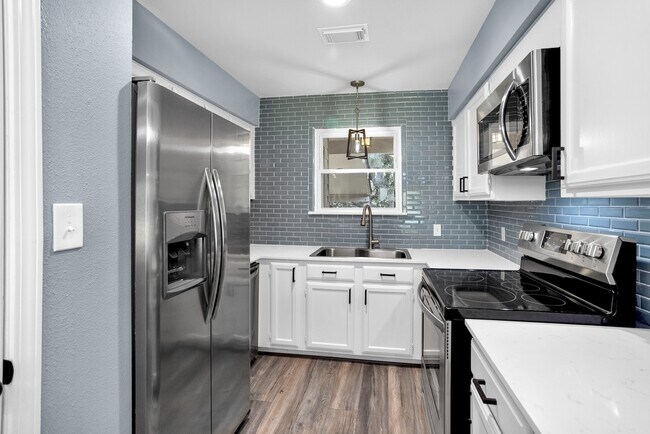 Building Photo - 205G Lakeview Terrace