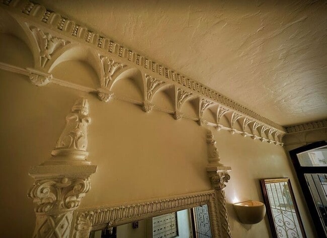 Building Photo - 6614 Telegraph Ave