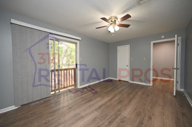 Building Photo - 2207 Lily Dr