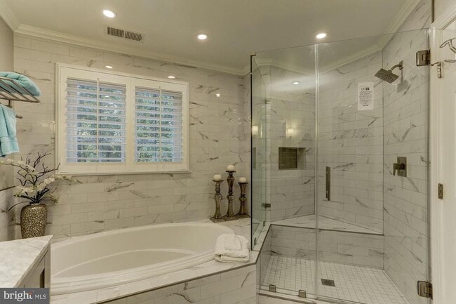 Building Photo - 1715 Chiswick Ct