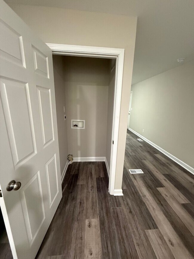 Building Photo - 116 Bennett Ct