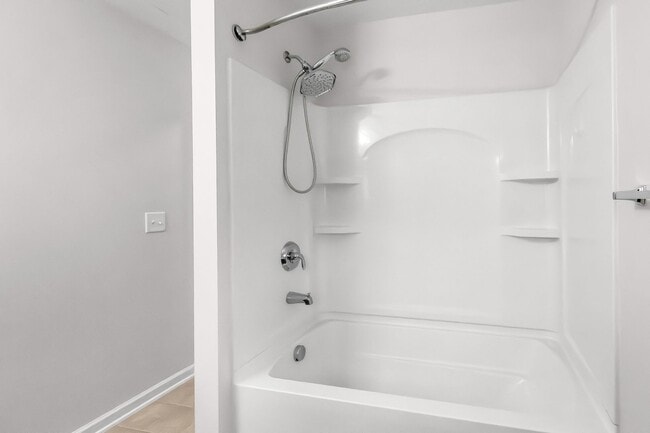 Building Photo - Master-on-Main End-Unit Townhome in Back Creek Villages!