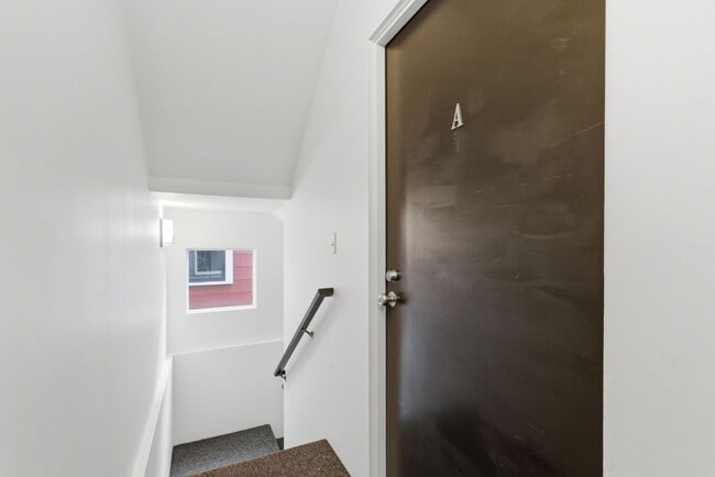 Building Photo - 2275 NW Kearney St