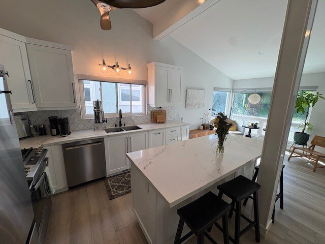 Building Photo - 2700 Bayside Dr