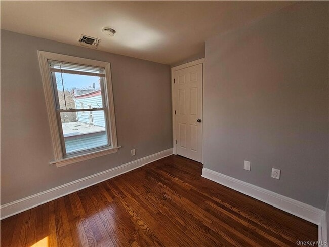 Building Photo - 95 NY-59