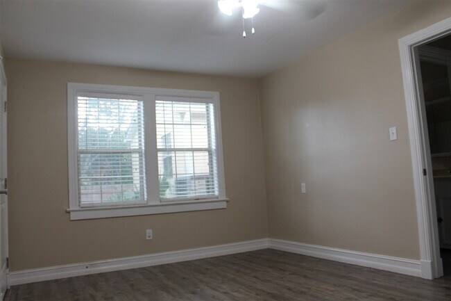 Building Photo - 46 Dolphin Dr