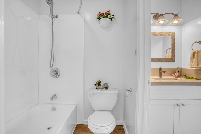 Building Photo - 4252 Comet Cir