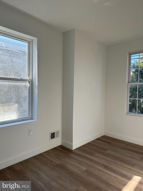 Building Photo - 2420 N Reese St