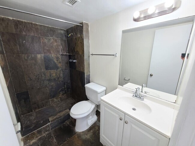 Building Photo - 496 NW 165th St