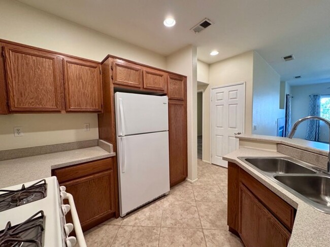 Building Photo - 1 bedroom Murrieta condo for LEASE with a ...