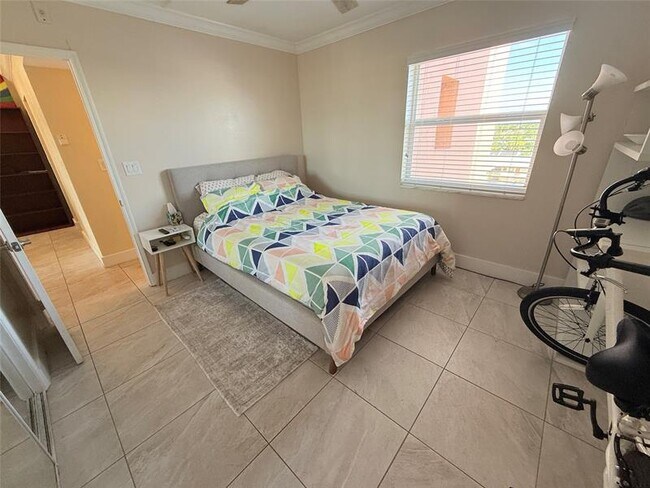 Building Photo - 3201 NE 14th Street Causeway