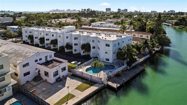 Building Photo - 1185 Marseille Dr