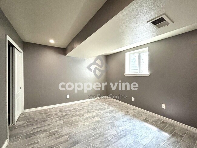 Building Photo - 10536 W 107th Ave