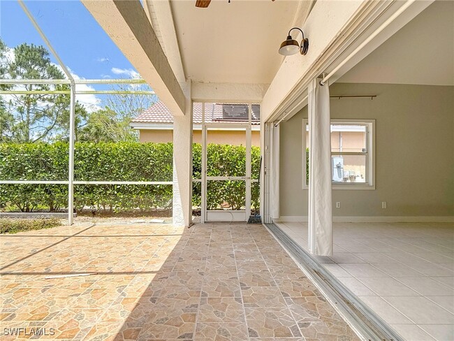 Building Photo - 351 Pindo Palm Dr