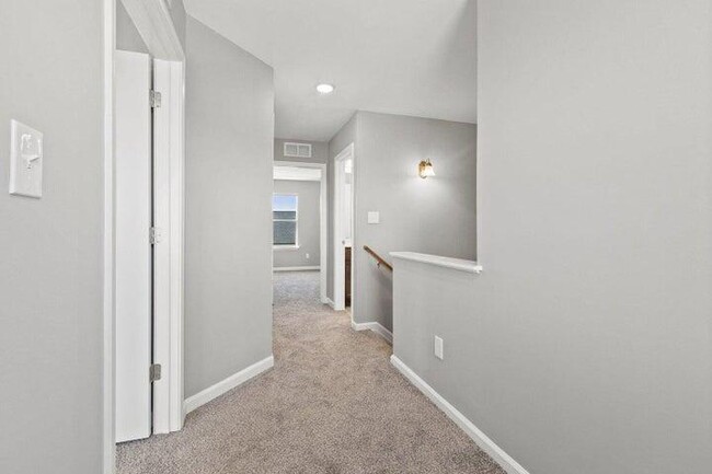 Building Photo - 245 Parker Pl