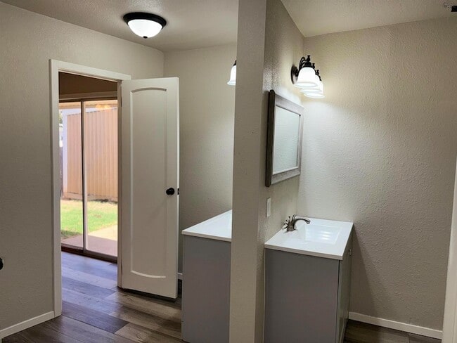 Building Photo - 4205 York St