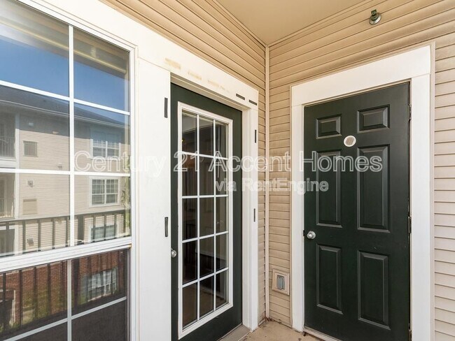 Building Photo - 4862 Eisenhower Ave