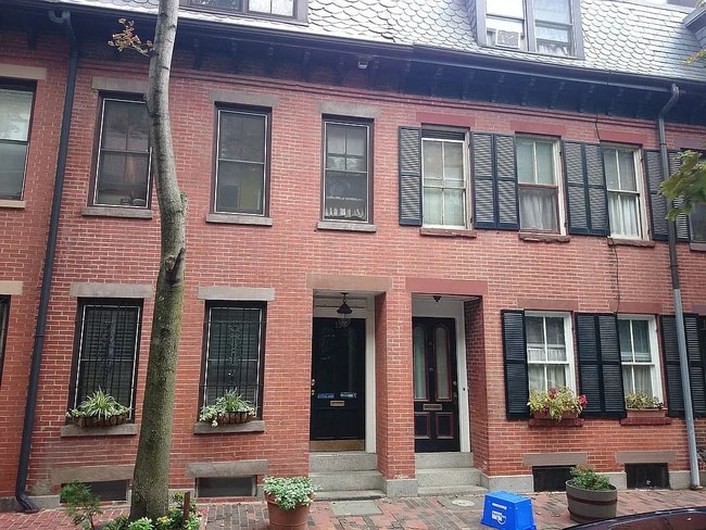 Building Photo - 15 Lawrence St