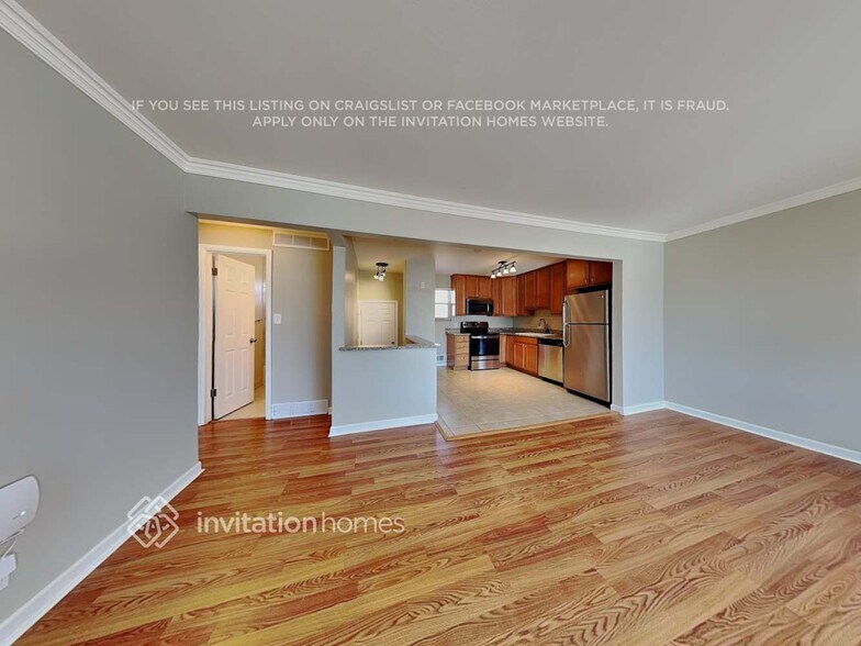 Building Photo - 1909 E 116th Ave