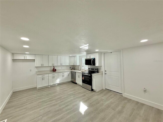 Building Photo - 1605 8th St