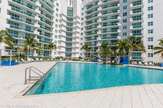 Building Photo - 7914 Harbor Island Dr