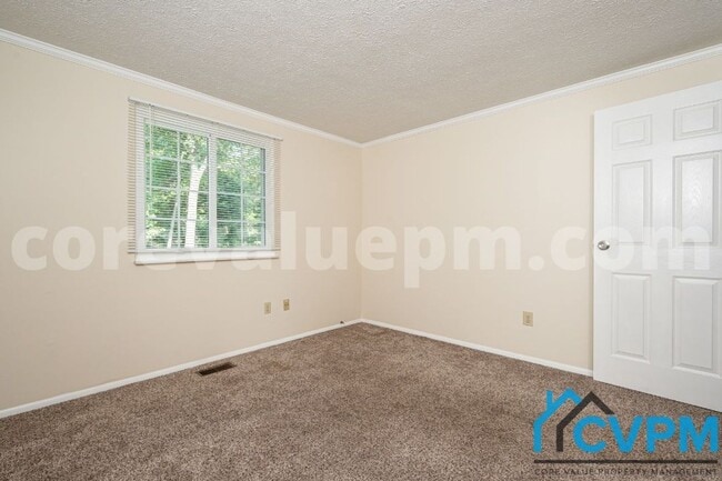 Building Photo - 7714 Baggins Rd