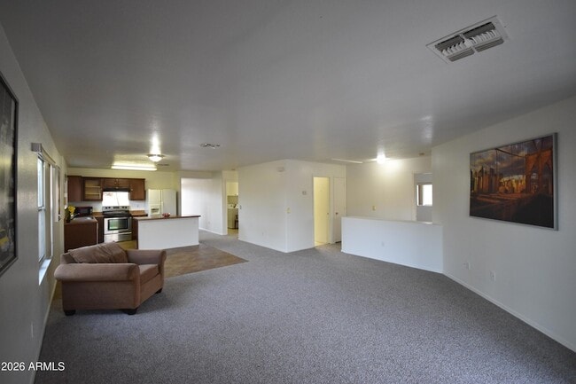 Building Photo - 2404 W Roeser Rd