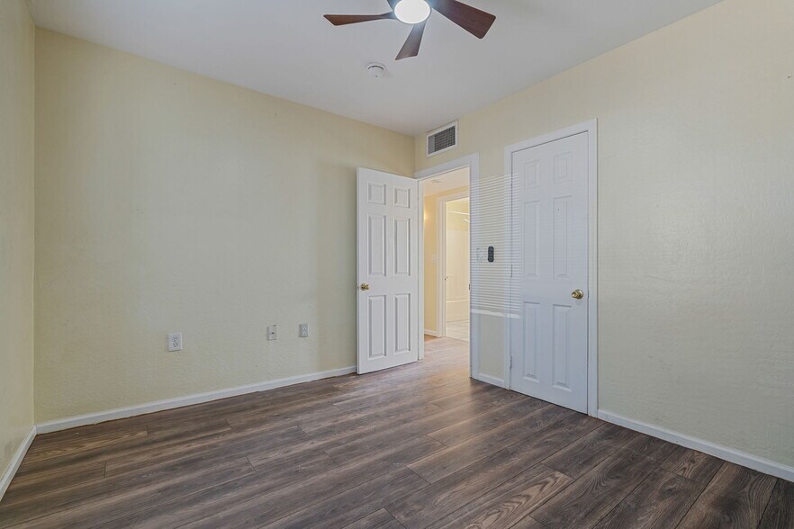 Building Photo - 2745 E Willetta St