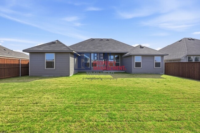 Building Photo - Refined 3-Bedroom Single-Story Home with Versatile Layout