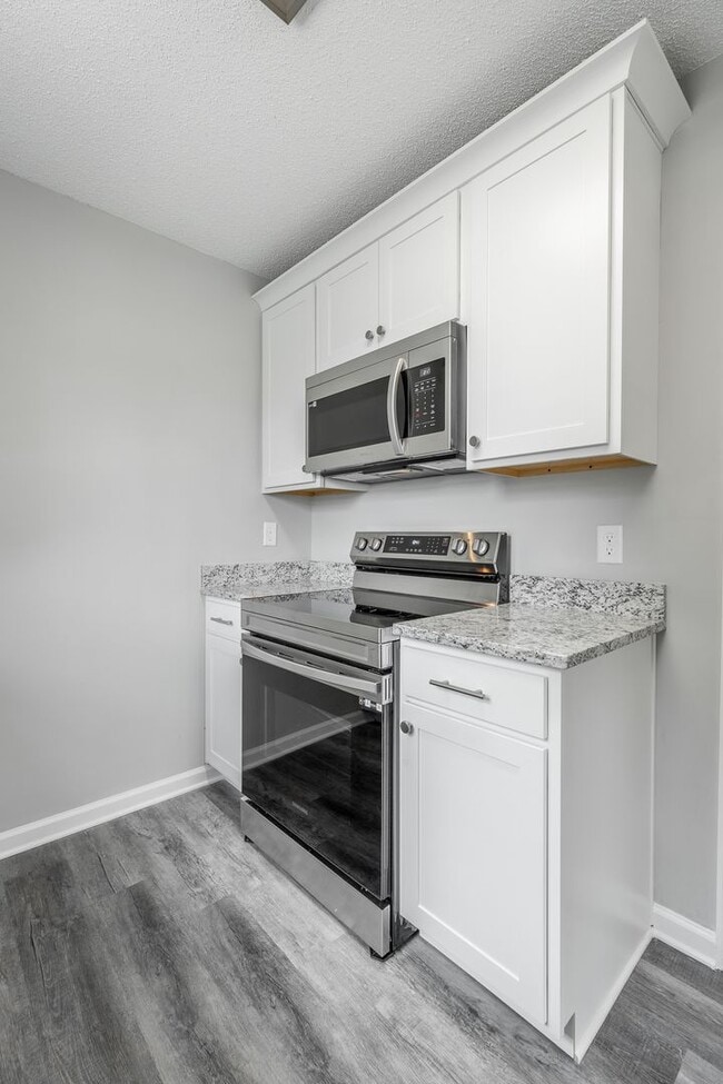 Building Photo - 4 bedroom 2 bath in the Southside (Mill Town)