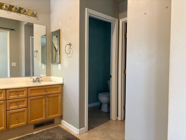 Building Photo - very nice 3 bedroom in North Valleys