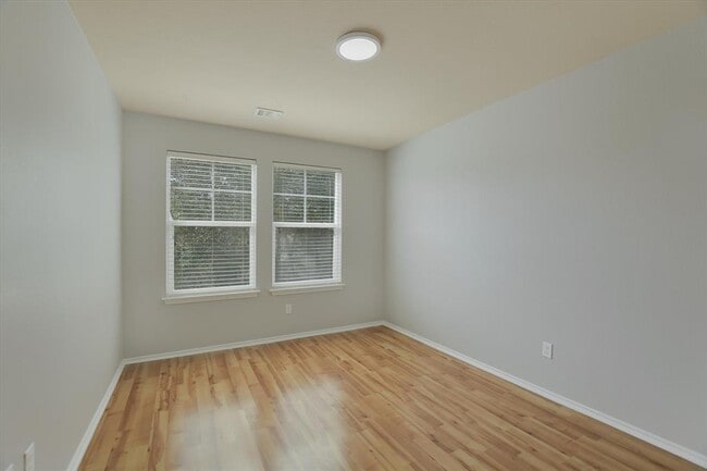 Building Photo - 1420 Huckleberry Ln